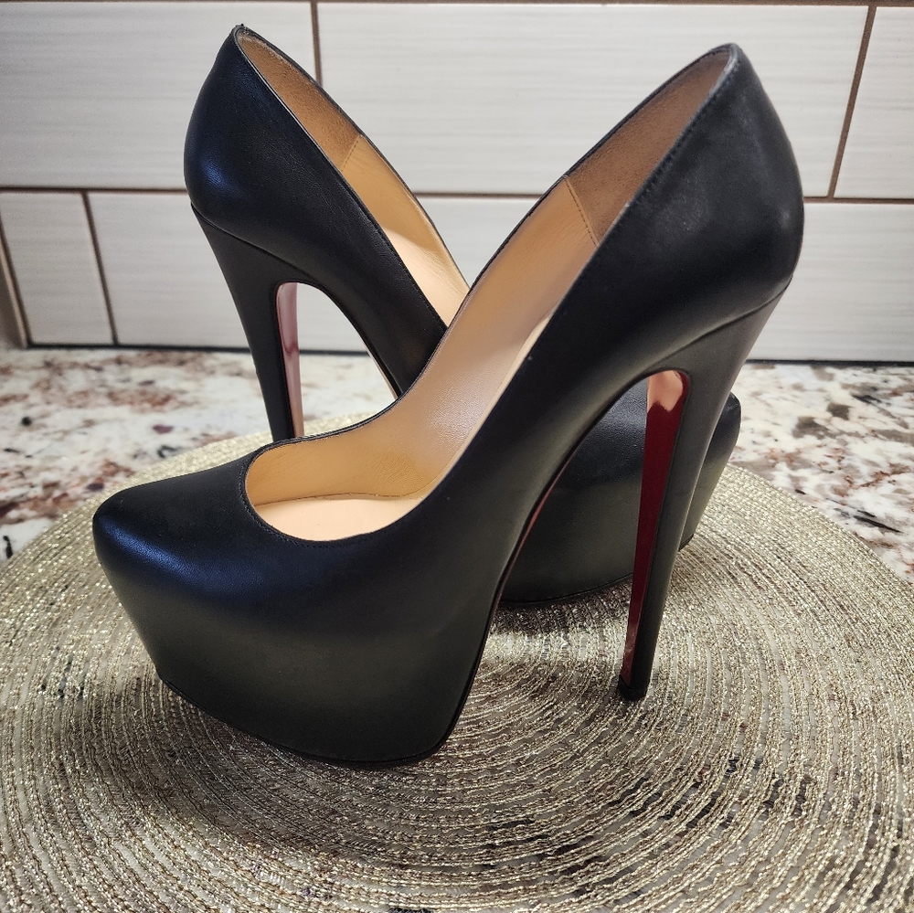 37 Christian Louboutin daffodil 160mm black leather pump